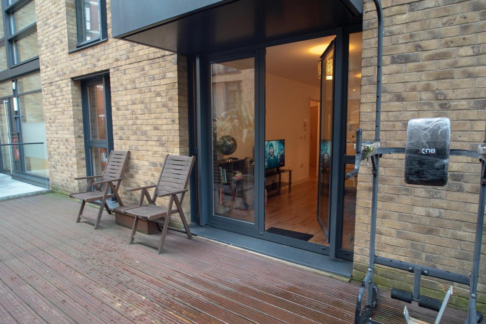 Spacious 1 Bed Apartment With Workspace, Coffee & Free Secure Parking Birmingham Exterior foto