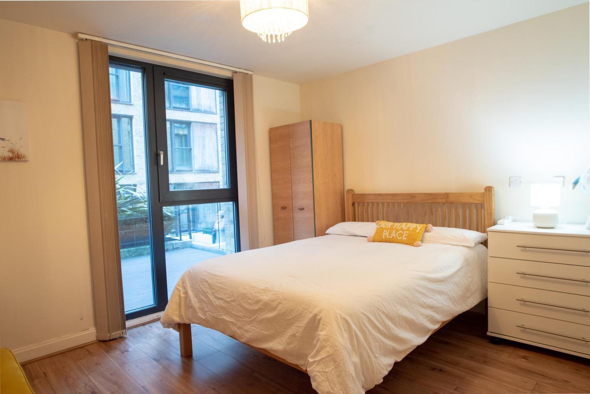 Spacious 1 Bed Apartment With Workspace, Coffee & Free Secure Parking Birmingham Exterior foto