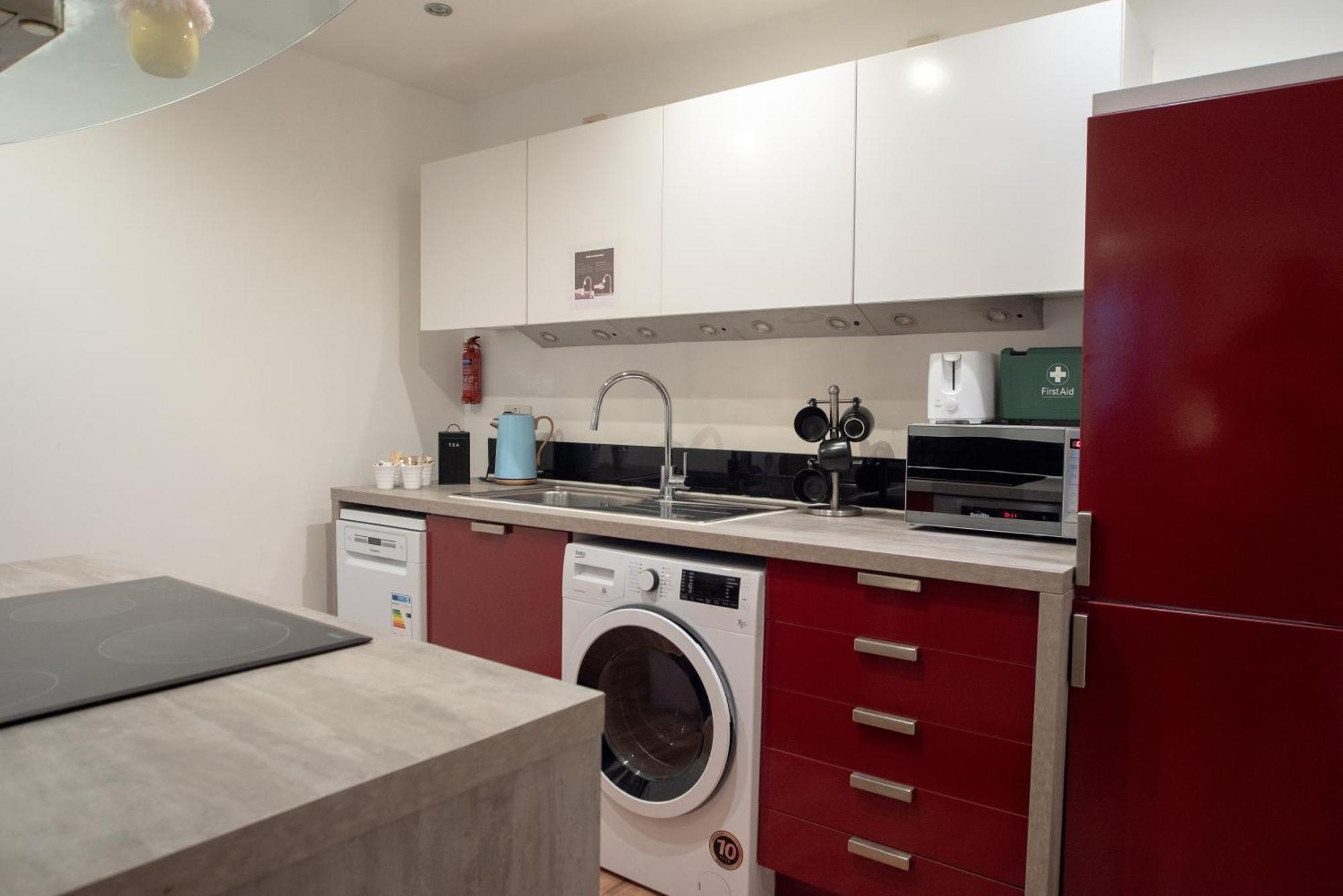 Spacious 1 Bed Apartment With Workspace, Coffee & Free Secure Parking Birmingham Exterior foto