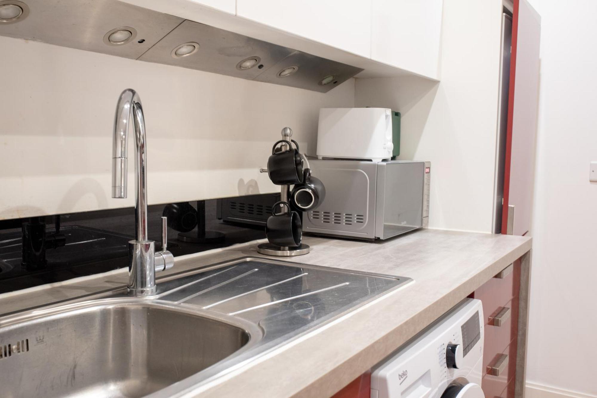 Spacious 1 Bed Apartment With Workspace, Coffee & Free Secure Parking Birmingham Exterior foto